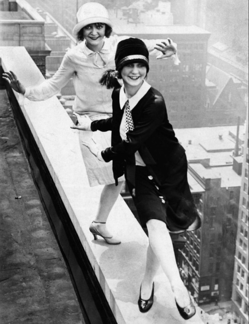 33 creepy pictures from the roof of the world