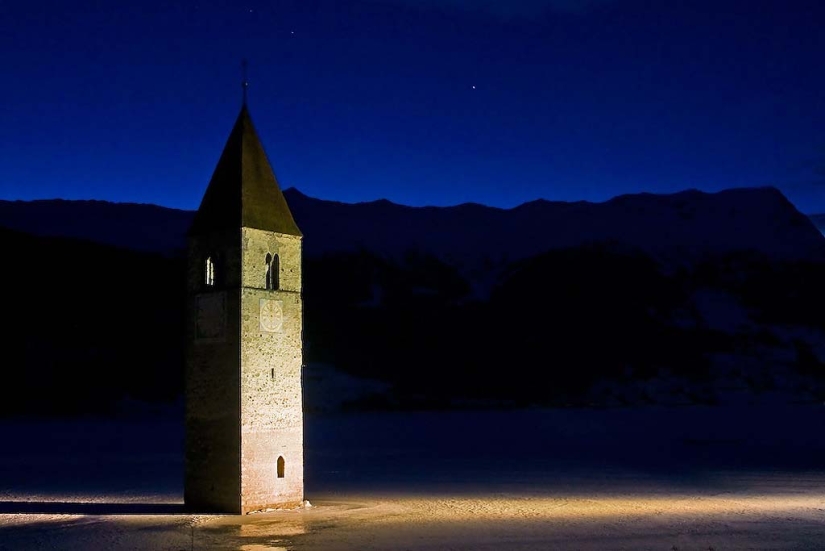 5 of the most spectacular of flooded buildings