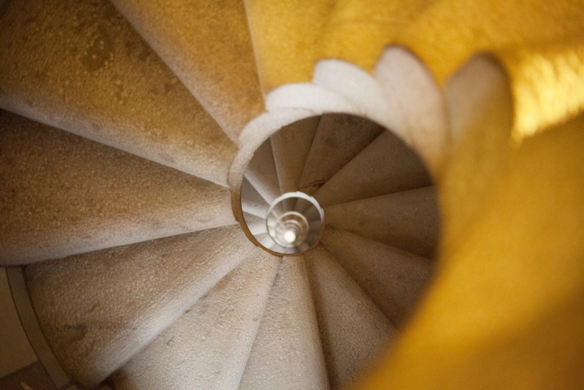 6 most famous works by Antonio Gaudi 6 most famous works by Antonio Gaudi