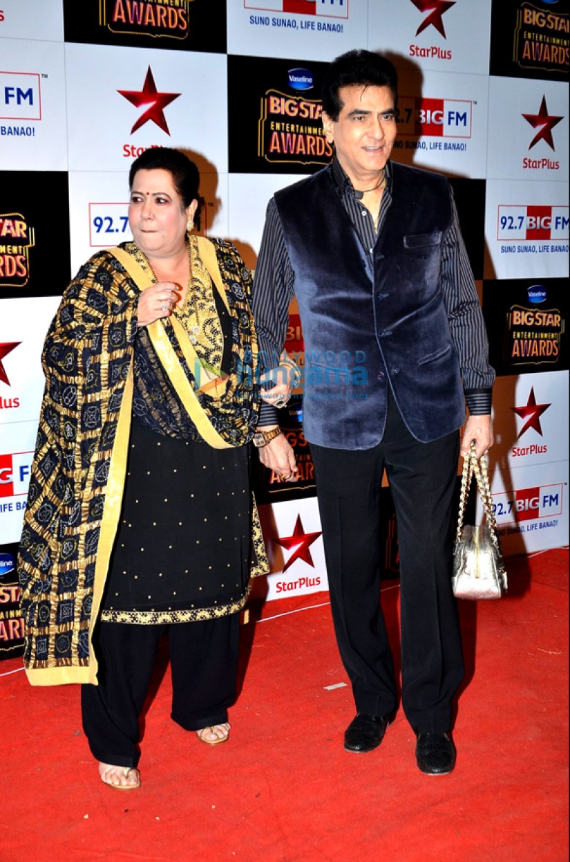 9 Bollywood star wives who're running multi-crore business empires — Maheep Kapoor's jewellery brand, Gauri Khan's interior designing firm and more 9 Bollywood star wives who're running multi-crore business empires — Maheep Kapoor's jewellery brand, Gauri Khan's interior designing firm and more