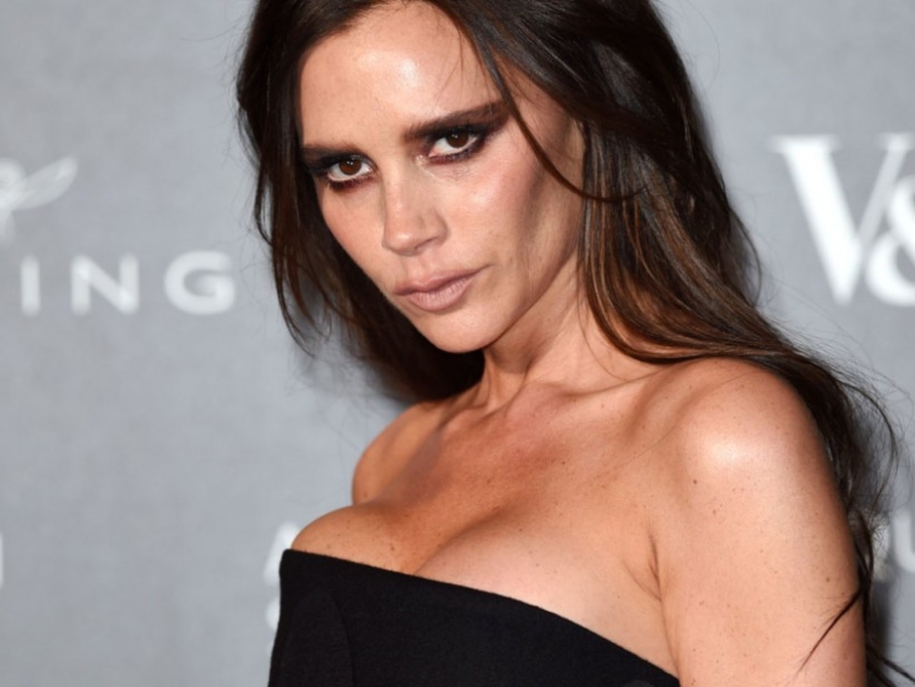 9 estrellas del espectáculo, que nunca sonrisa de Victoria Beckham a Keanu Reeves 9 estrellas del espectáculo, que nunca sonrisa de Victoria Beckham a Keanu Reeves