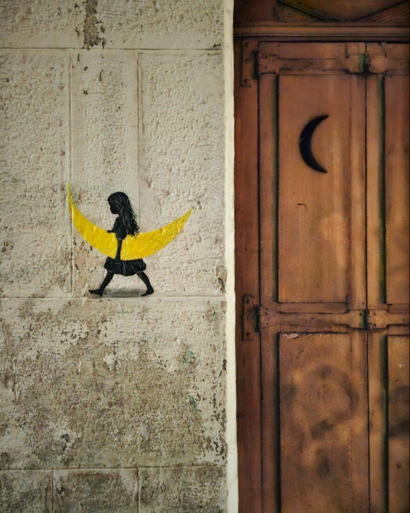 9 piezas humorísticas de arte callejero incorporadas a las calles por Oakoak