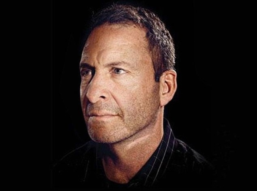 A slit throat and a shot in the head: the story of the unkillable hockey player Malarchuk A slit throat and a shot in the head: the story of the unkillable hockey player Malarchuk