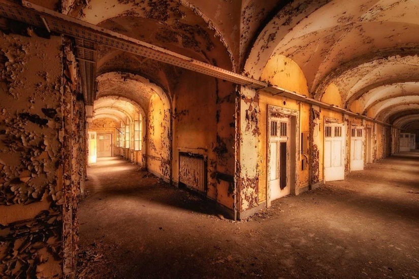 Abandoned places in pictures by Vincent Jansen Abandoned places in pictures by Vincent Jansen