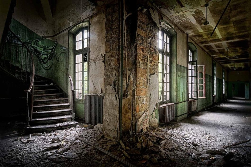 Abandoned places in pictures by Vincent Jansen Abandoned places in pictures by Vincent Jansen
