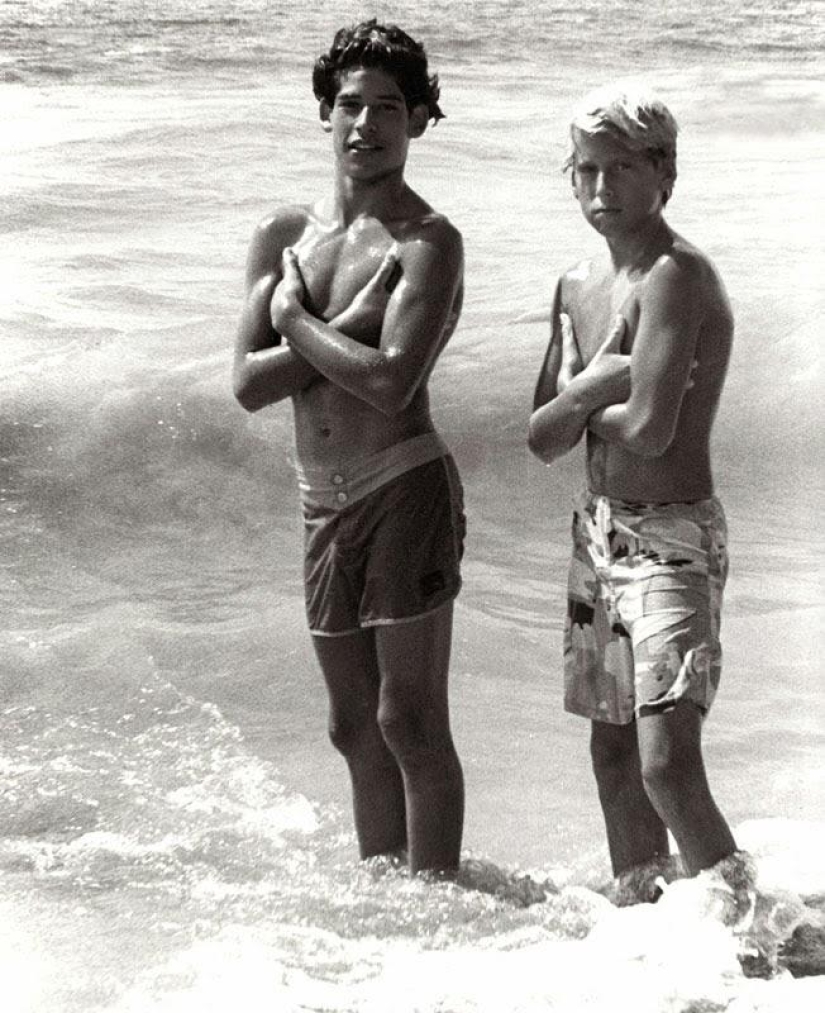 Adolescentes en las playas de California en la década de 1970