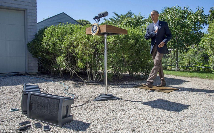 Again, the selection of photos taken at the right moment Again, the selection of photos taken at the right moment