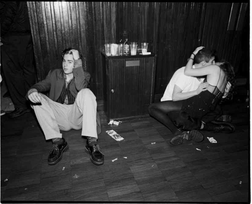 "Agony and ecstasy": a hormonal-charged photos of young lovers from the 90s "Agony and ecstasy": a hormonal-charged photos of young lovers from the 90s