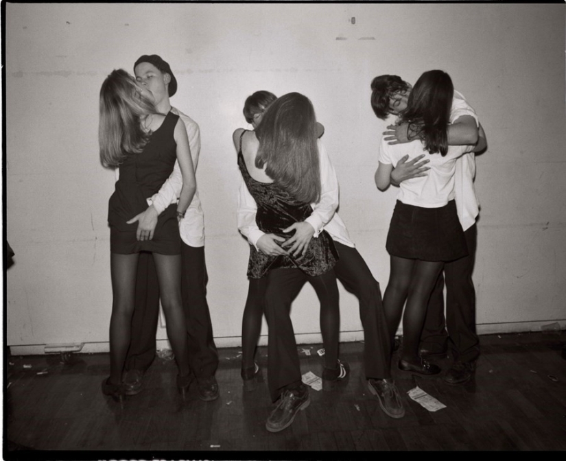 "Agony and ecstasy": a hormonal-charged photos of young lovers from the 90s "Agony and ecstasy": a hormonal-charged photos of young lovers from the 90s