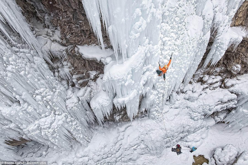 Amazing frozen waterfalls around the world