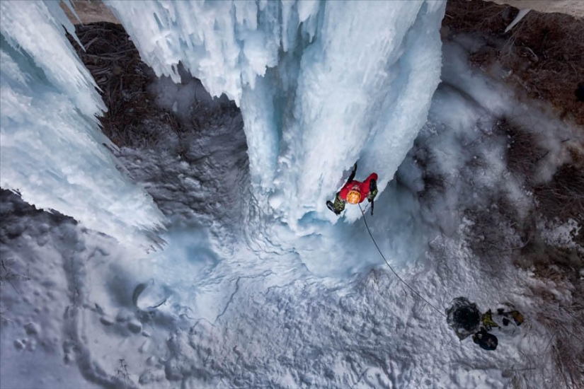 Amazing frozen waterfalls around the world