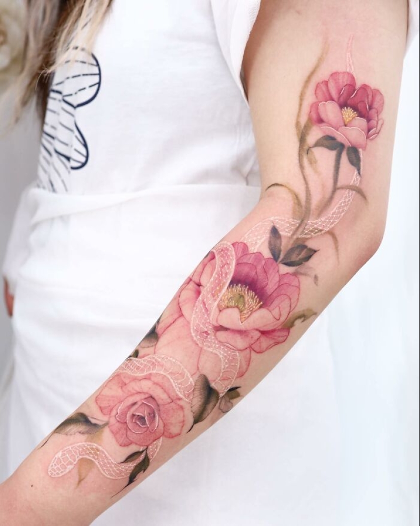 Artist Creates Floral Tattoos That Radiate Elegance And Beauty Artist Creates Floral Tattoos That Radiate Elegance And Beauty