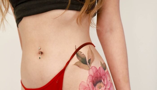 Artist Creates Floral Tattoos That Radiate Elegance And Beauty