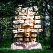 Artist Creates Giant Sculptures That Might Make You Feel Like You’re Stepping Into Another World Artist Creates Giant Sculptures That Might Make You Feel Like You’re Stepping Into Another World