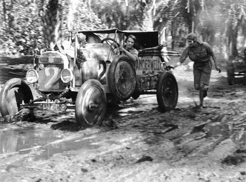 As a 16-year-old girl in the early XX century circled the globe by car
