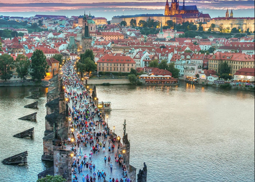 “Bad Human Behavior Everywhere”: 60 Places That Are No Longer Worth Visiting Due To The Crowds “Bad Human Behavior Everywhere”: 60 Places That Are No Longer Worth Visiting Due To The Crowds