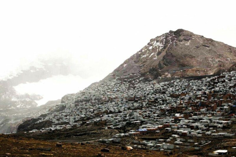 Bajo el cielo azul es una ciudad de Oro, o por Qué usted está viajando a La Rinconada