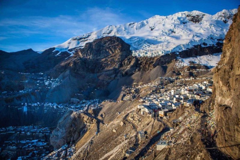 Bajo el cielo azul es una ciudad de Oro, o por Qué usted está viajando a La Rinconada