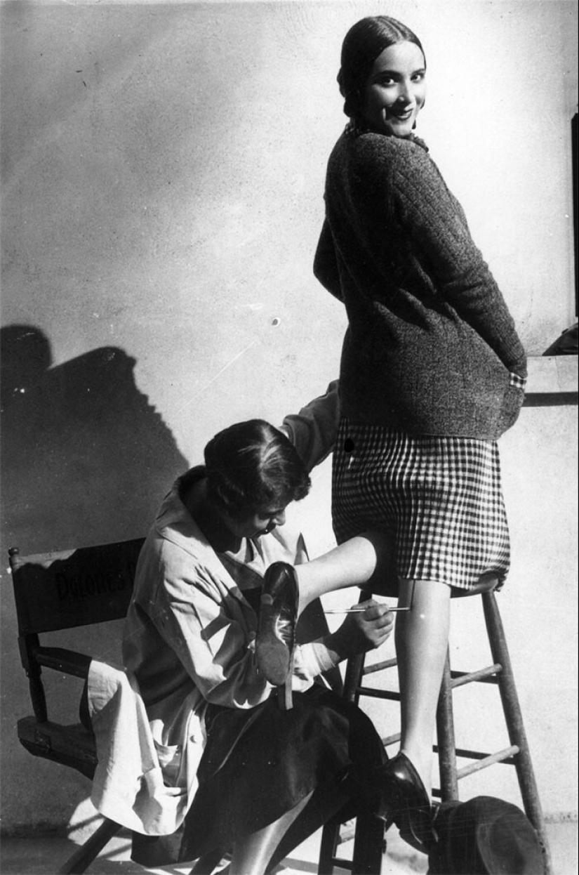 Beauty requires sacrifice and here are 30 vintage photos that prove it Beauty requires sacrifice and here are 30 vintage photos that prove it