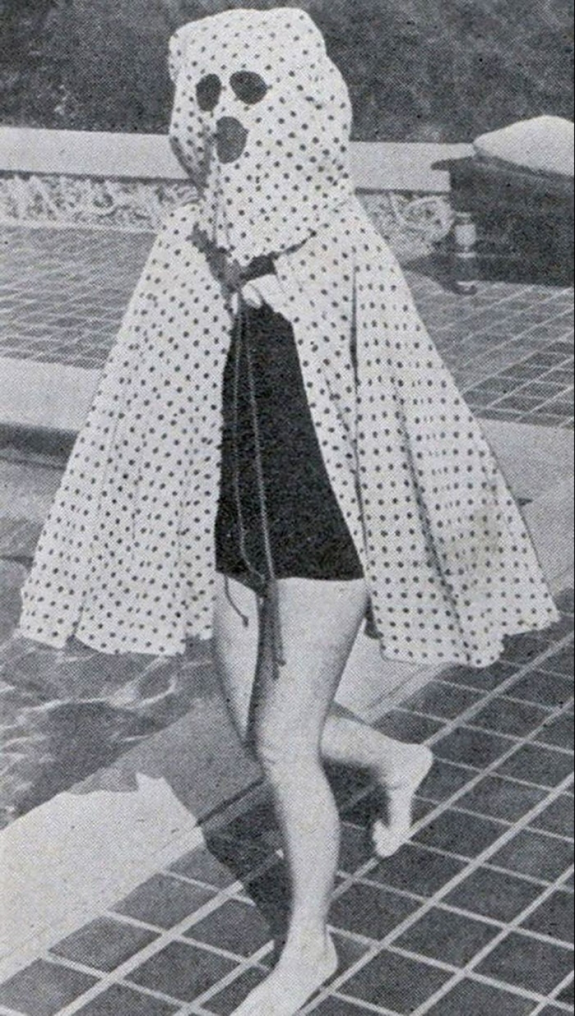 Beauty requires sacrifice and here are 30 vintage photos that prove it Beauty requires sacrifice and here are 30 vintage photos that prove it