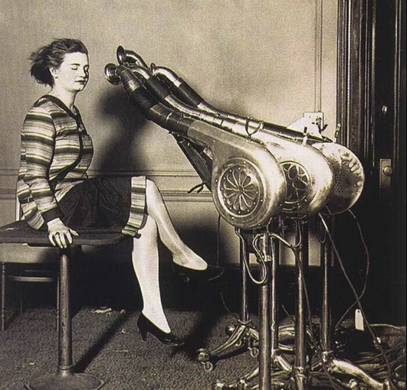 Beauty requires sacrifice and here are 30 vintage photos that prove it Beauty requires sacrifice and here are 30 vintage photos that prove it