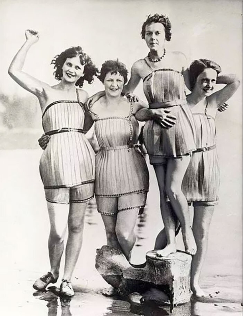 Beauty requires sacrifice and here are 30 vintage photos that prove it Beauty requires sacrifice and here are 30 vintage photos that prove it