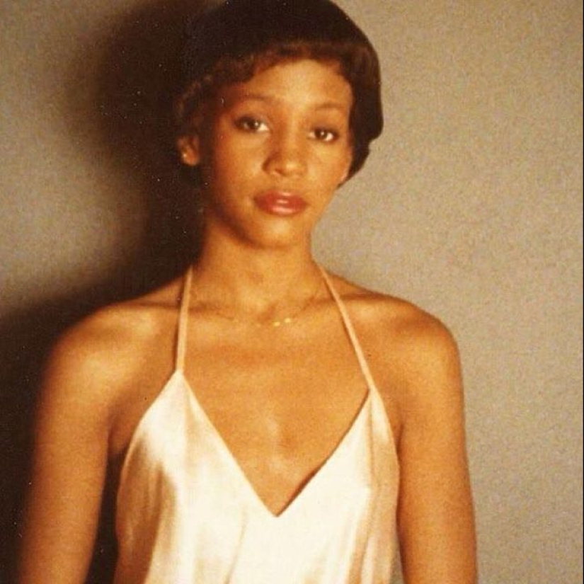 Beauty with a magical voice: rare photos of a young Whitney Houston from the 1980s years