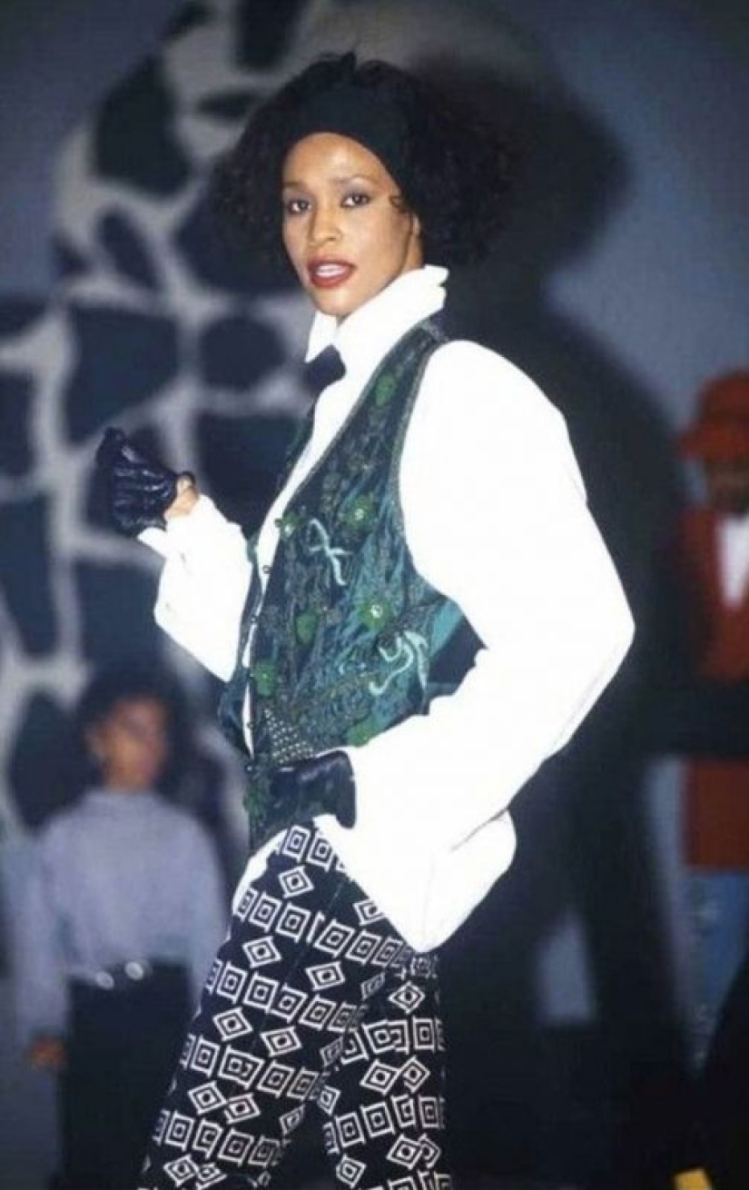 Beauty with a magical voice: rare photos of a young Whitney Houston from the 1980s years
