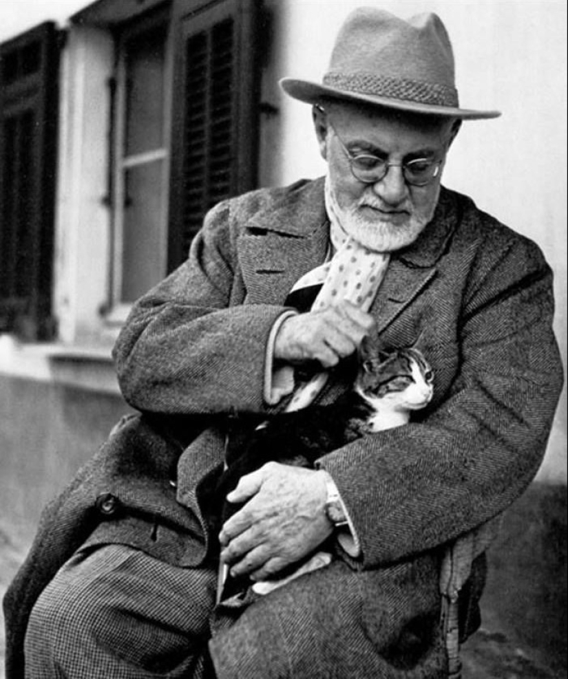 Behind every great man there is a cat Behind every great man there is a cat