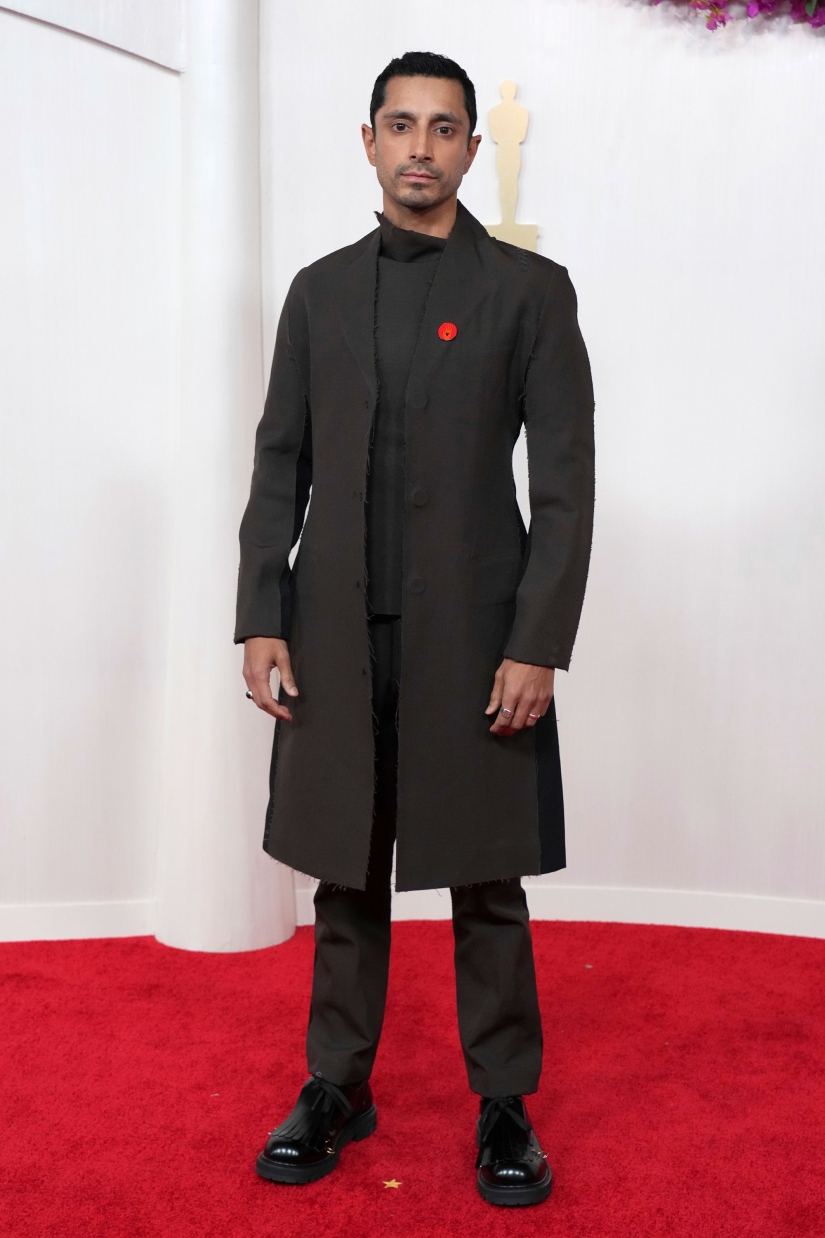 Best red carpet looks at the 2024 Oscars