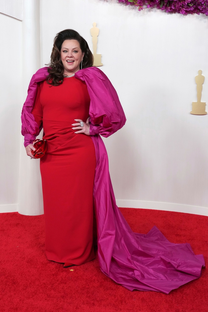 Best red carpet looks at the 2024 Oscars