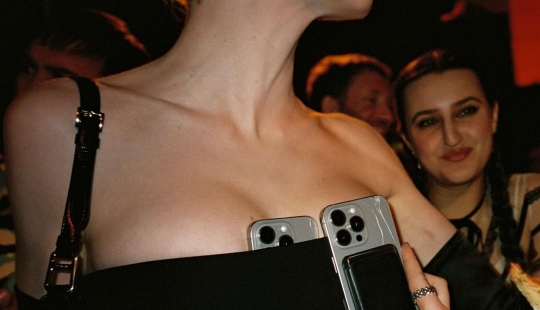 Billie Eilish Slams Other Artists For Being “Wasteful” By Releasing Multiple Vinyl Versions Of Albums Billie Eilish Slams Other Artists For Being “Wasteful” By Releasing Multiple Vinyl Versions Of Albums