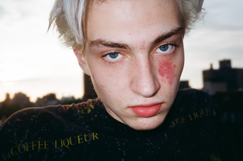 Bold, beautiful, different: the faces of young Americans in the project of immigrant