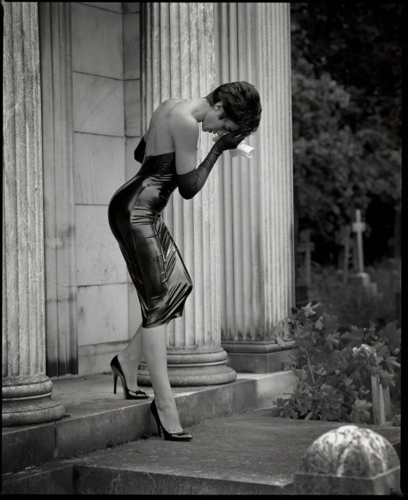 Britain's answer to Helmut Newton: beautiful and sensual photographs by Bob Carlos Clarke Britain's answer to Helmut Newton: beautiful and sensual photographs by Bob Carlos Clarke