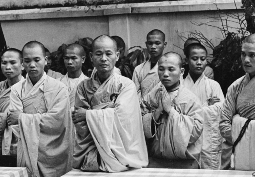 Buddhist Monk's Self-Immolation: The Flame that changed the World Buddhist Monk's Self-Immolation: The Flame that changed the World