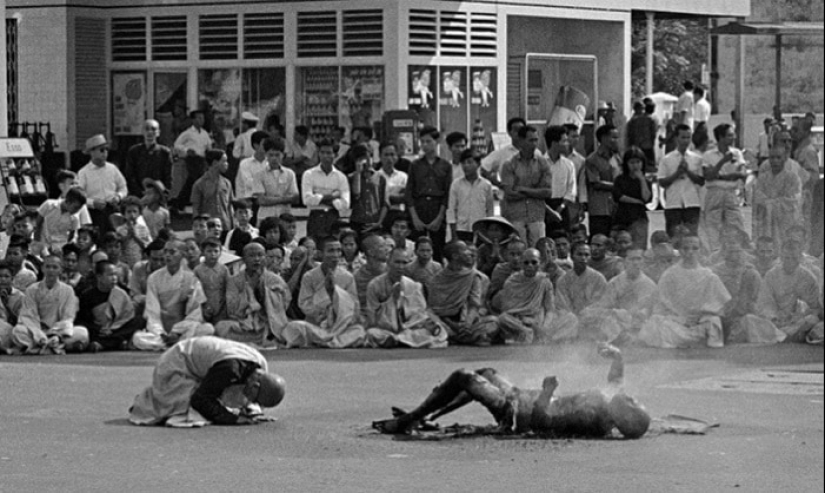Buddhist Monk's Self-Immolation: The Flame that changed the World Buddhist Monk's Self-Immolation: The Flame that changed the World