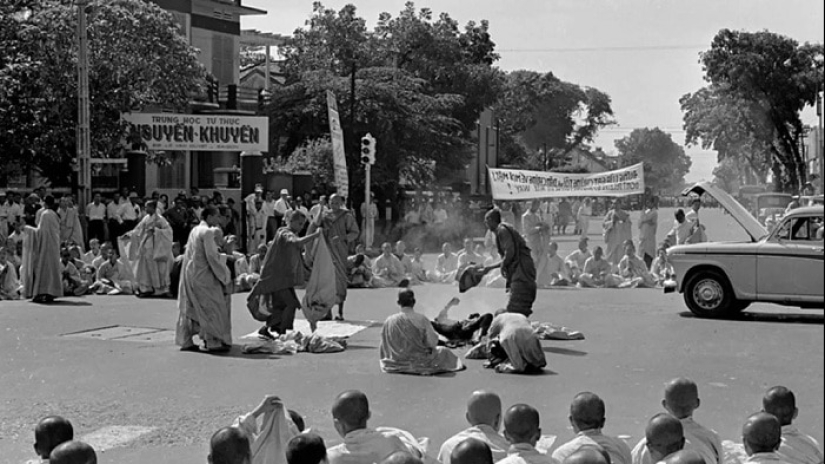 Buddhist Monk's Self-Immolation: The Flame that changed the World Buddhist Monk's Self-Immolation: The Flame that changed the World