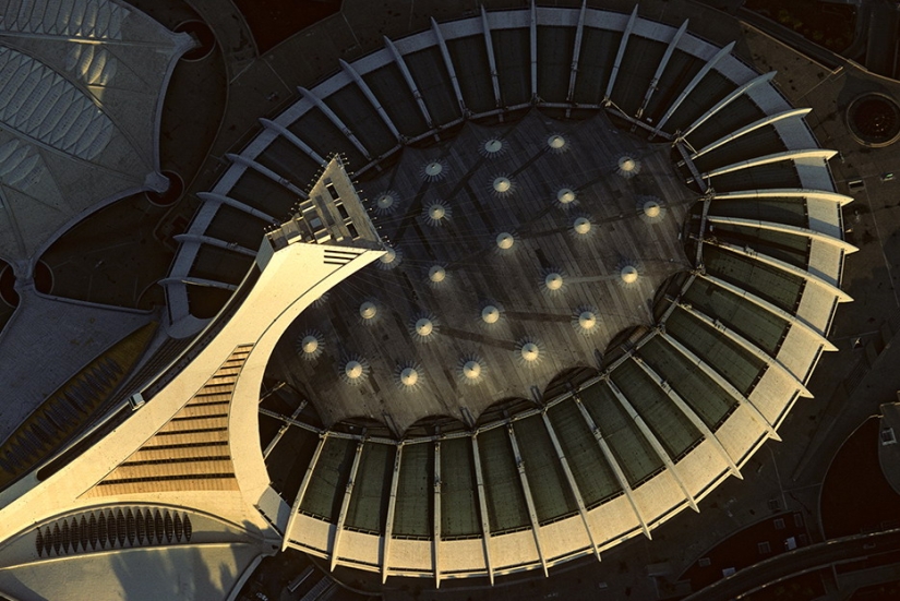 Buildings with a slope