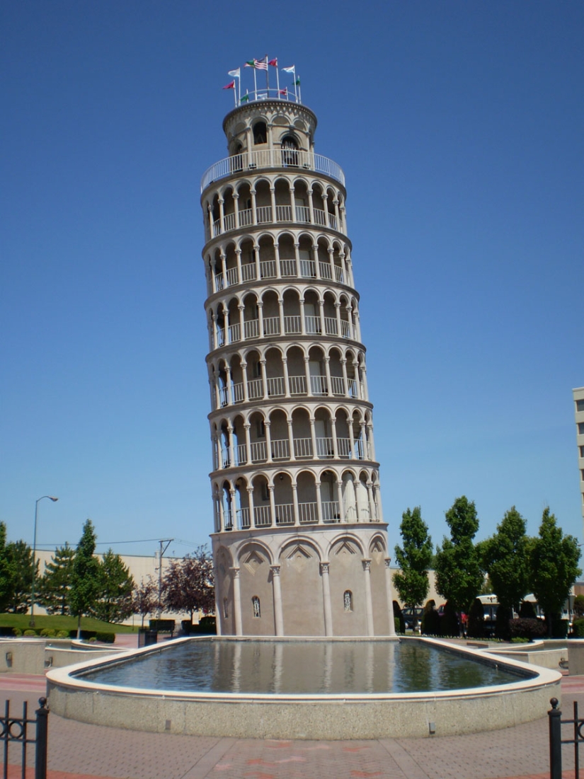 Buildings with a slope