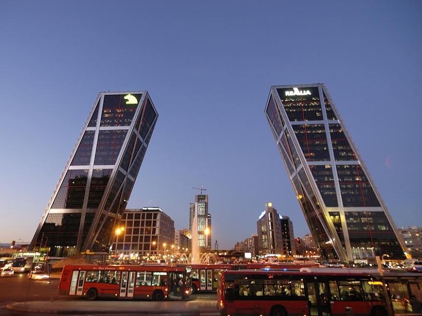 Buildings with a slope