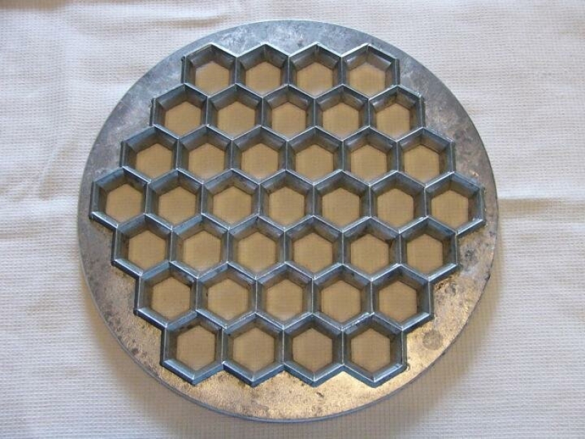 Cans, ice cream dish, gangs and 11 types of dishes of Soviet times Cans, ice cream dish, gangs and 11 types of dishes of Soviet times