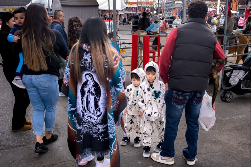 Capturé la magia de un mercado de pulgas que desaparece en nombre del progreso