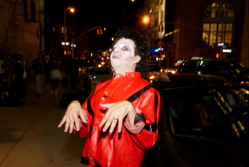 Capturé la magia del Halloween de Nueva York y la convertí en un libro de fotografías de 150 páginas Capturé la magia del Halloween de Nueva York y la convertí en un libro de fotografías de 150 páginas