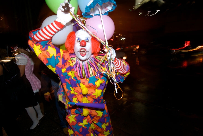 Capturé la magia del Halloween de Nueva York y la convertí en un libro de fotografías de 150 páginas Capturé la magia del Halloween de Nueva York y la convertí en un libro de fotografías de 150 páginas