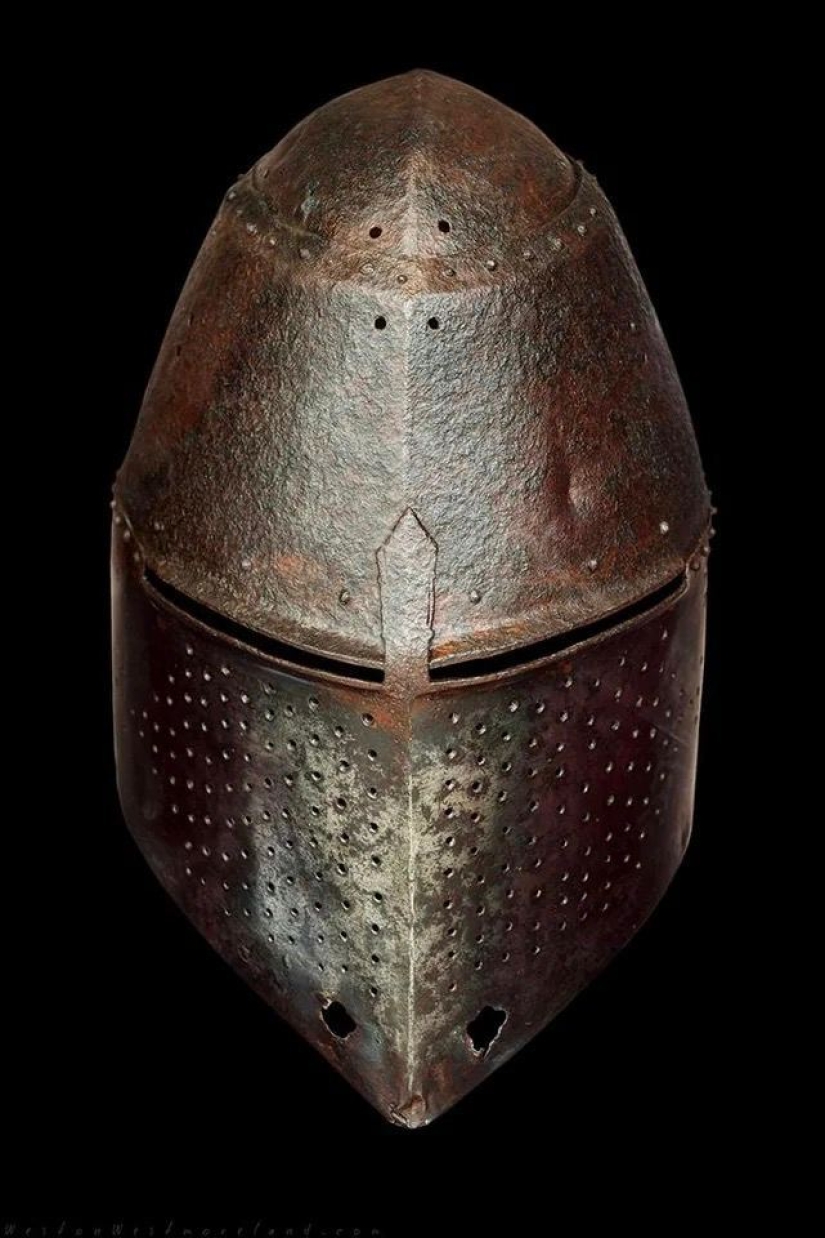 Cascos inusuales: 25 artefactos asombrosos de diferentes épocas Cascos inusuales: 25 artefactos asombrosos de diferentes épocas