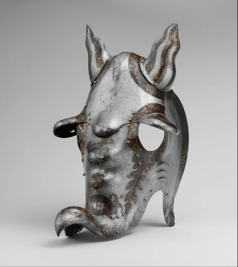 Cascos inusuales: 25 artefactos asombrosos de diferentes épocas Cascos inusuales: 25 artefactos asombrosos de diferentes épocas