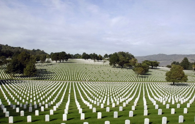 Cemetery stories, or Why are graves dug 2 meters deep? Cemetery stories, or Why are graves dug 2 meters deep?