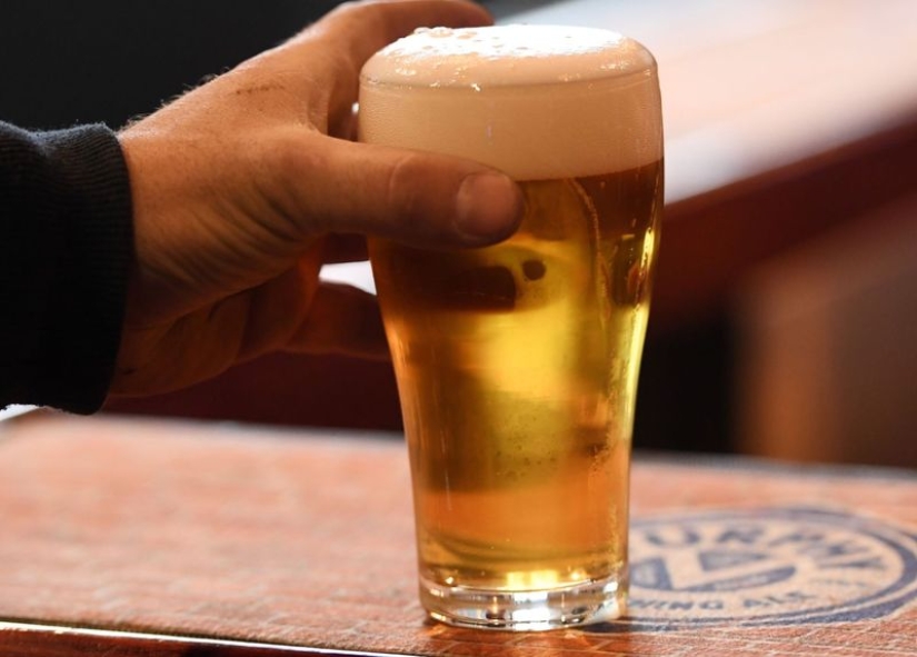 Cómo beber correctamente en un pub británico: una guía para soldados estadounidenses de la Segunda Guerra Mundial Cómo beber correctamente en un pub británico: una guía para soldados estadounidenses de la Segunda Guerra Mundial