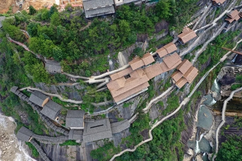 ¿Cómo surgió la aldea china “vertical” de Wangxian y quiénes viven en ella?