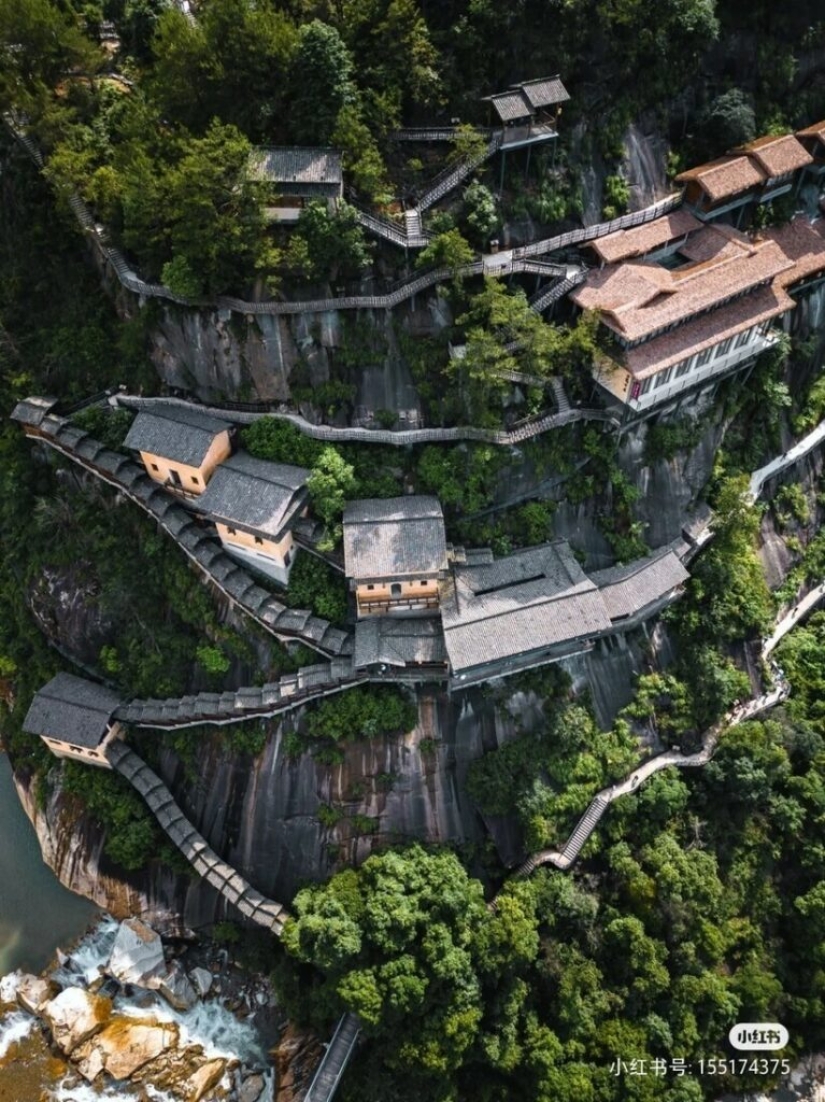 ¿Cómo surgió la aldea china “vertical” de Wangxian y quiénes viven en ella?